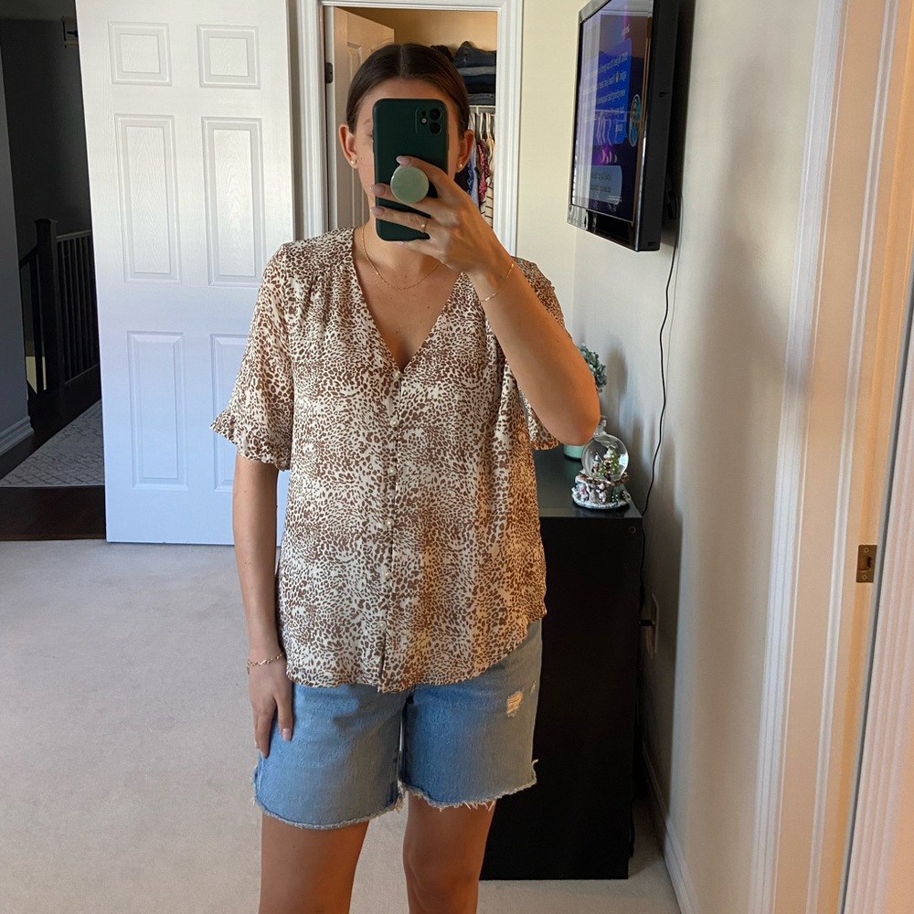 Leopard print beige quarter sleeve blouse